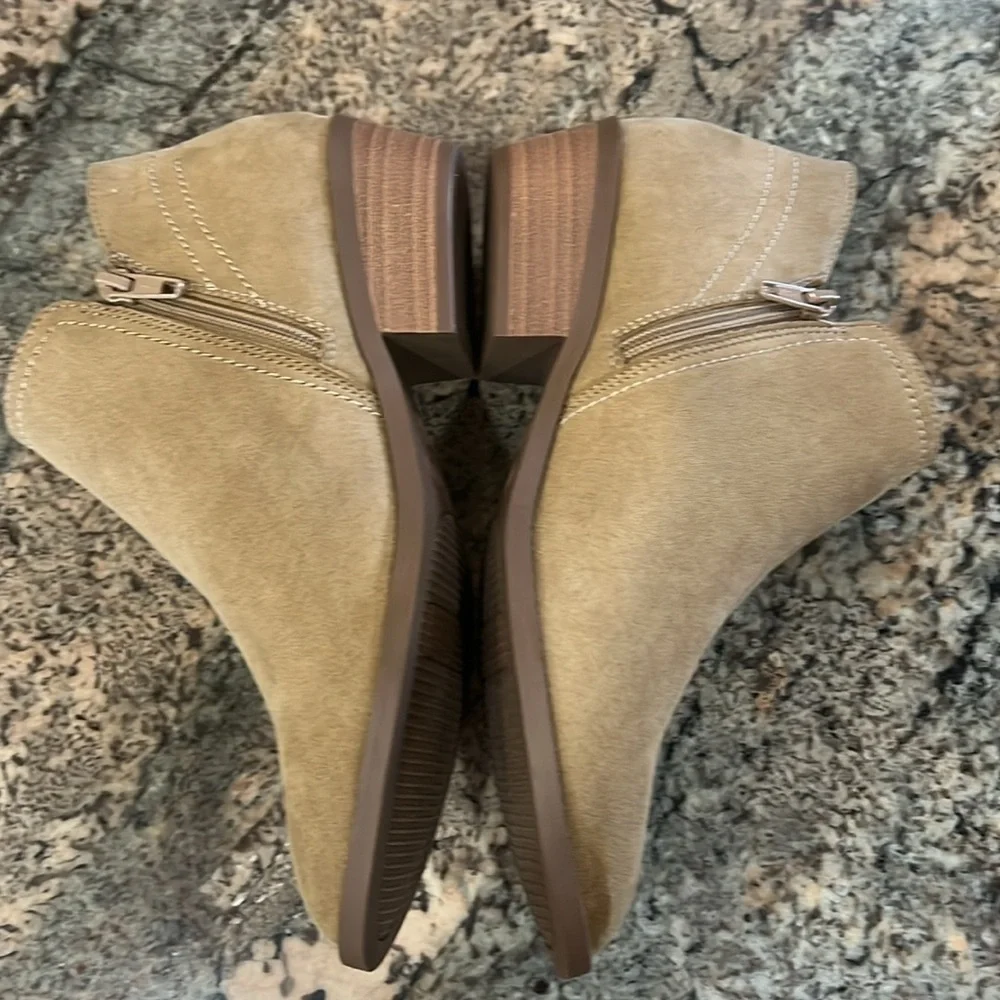 Nwot Tan Suede Ankle Boots